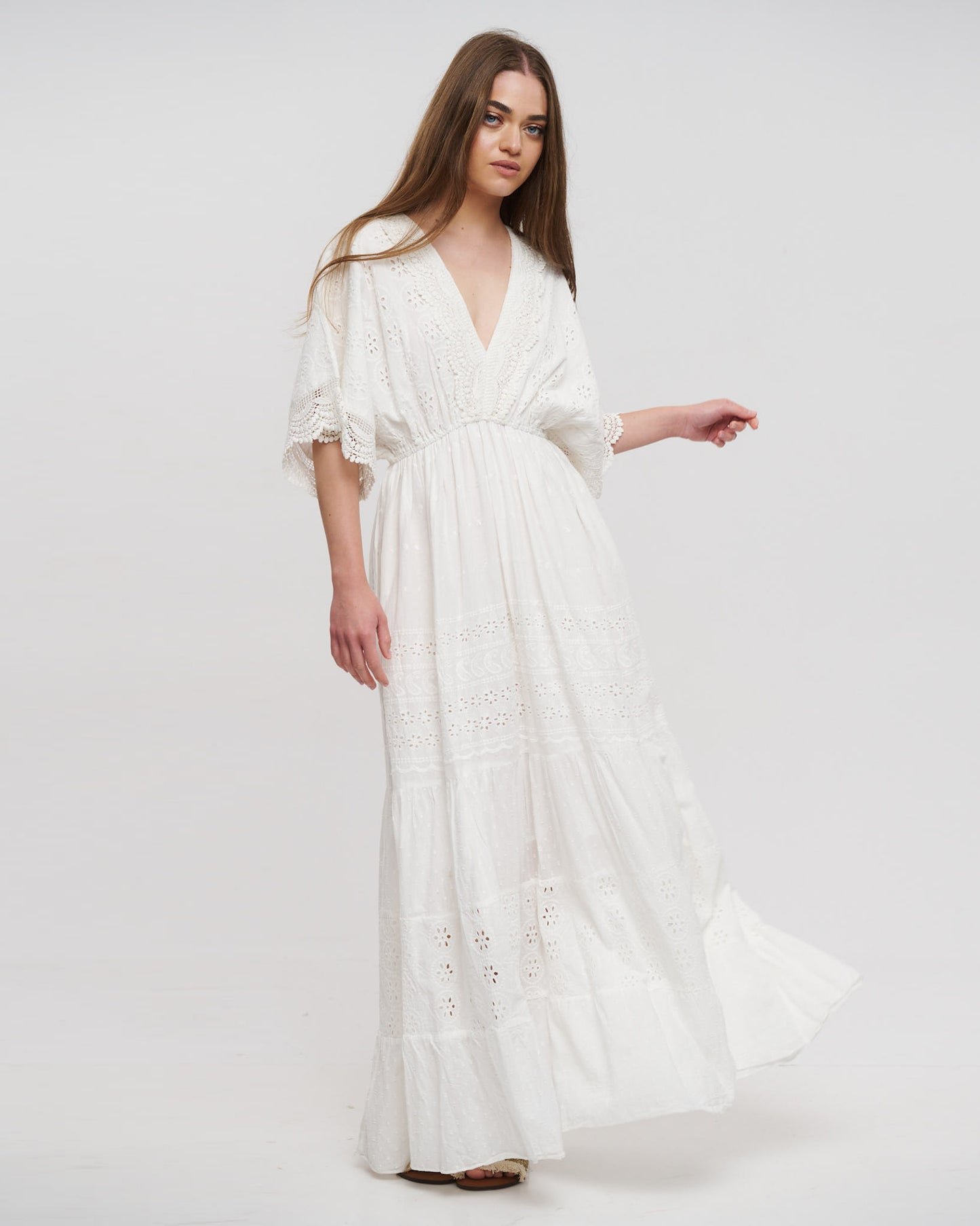Long v-neck vacation dress in white